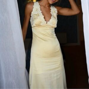 Yllw Butter Yellow Lace Satin Midi Dress‎ - Medium